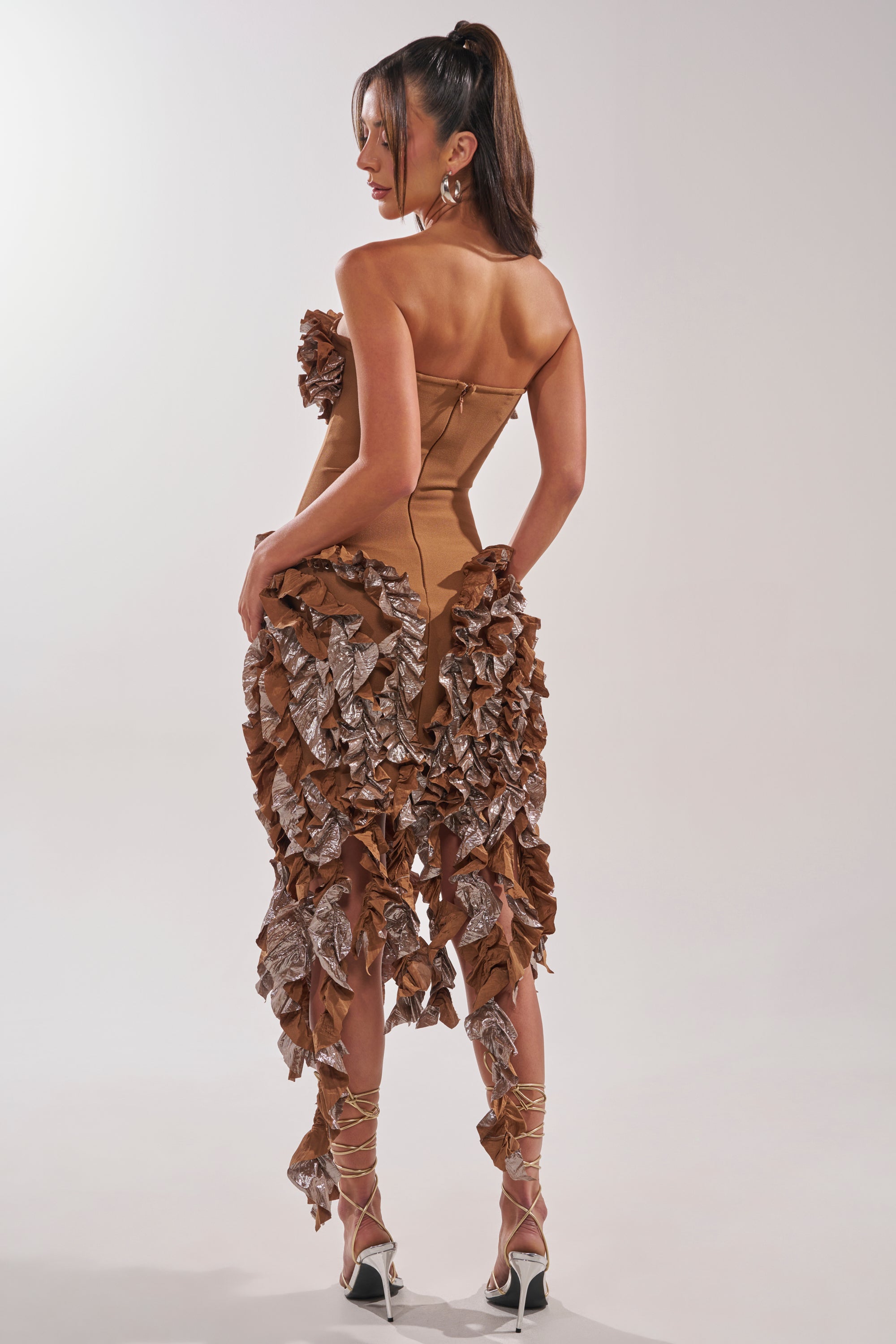 CITY LIGHTS RUFFLE MIDI DRESS IN BRONZE